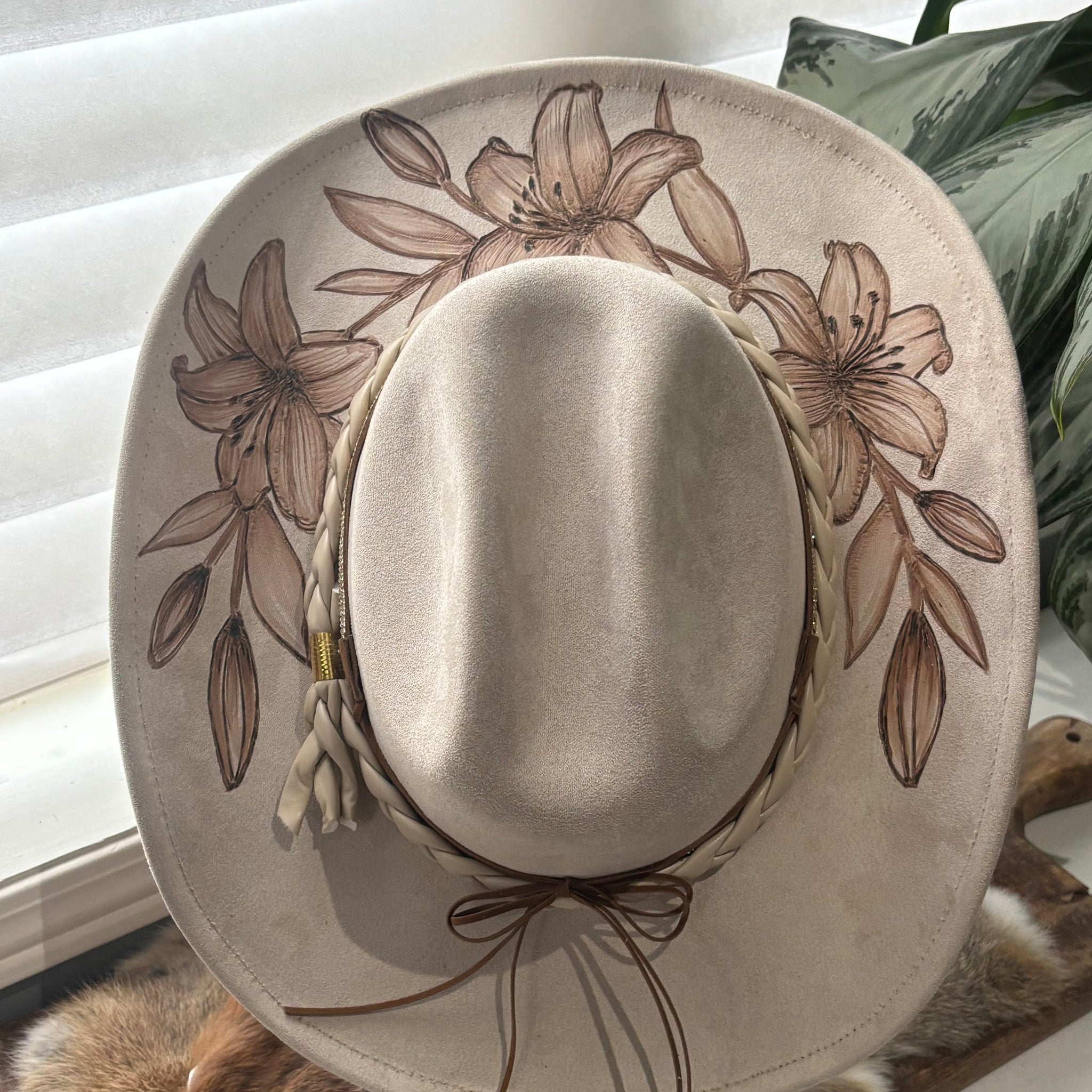 HAND BURNED HAT - LILY